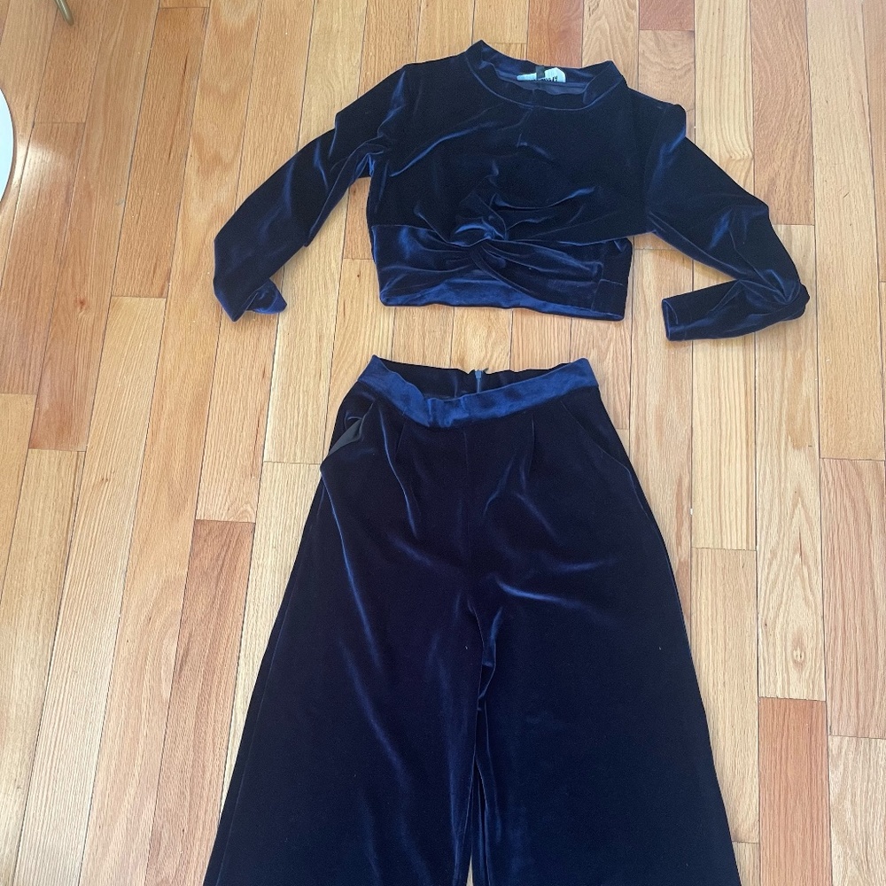 Style Mafia Two-Piece Navy/Blue Velour Set in M
